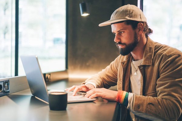 Comment reconnaitre un site de rencontre LGBT sérieux?