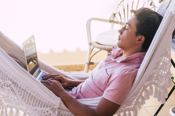 Comment est la qualité de la connexion Wi-Fi au camping Les Champs Blancs ?