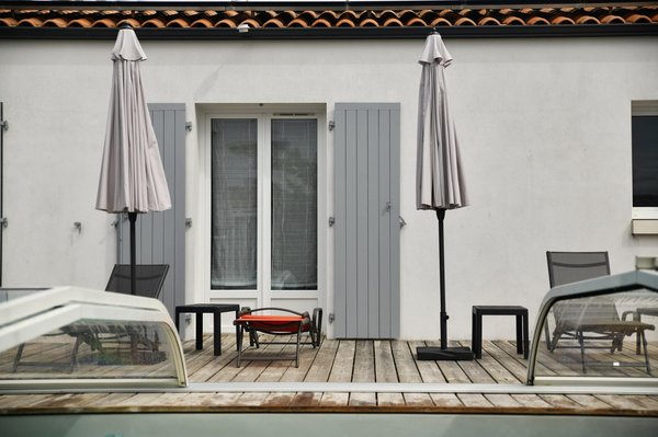 Fabriquant de parasol en aluminium : conseils pour choisir le meilleur