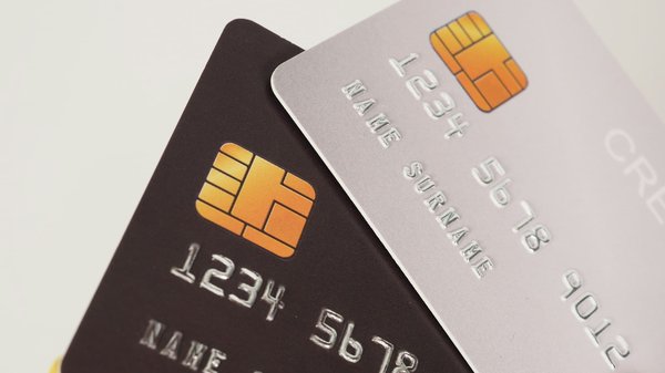 Naviguer dans le monde des cartes bancaires : conseils pratiques